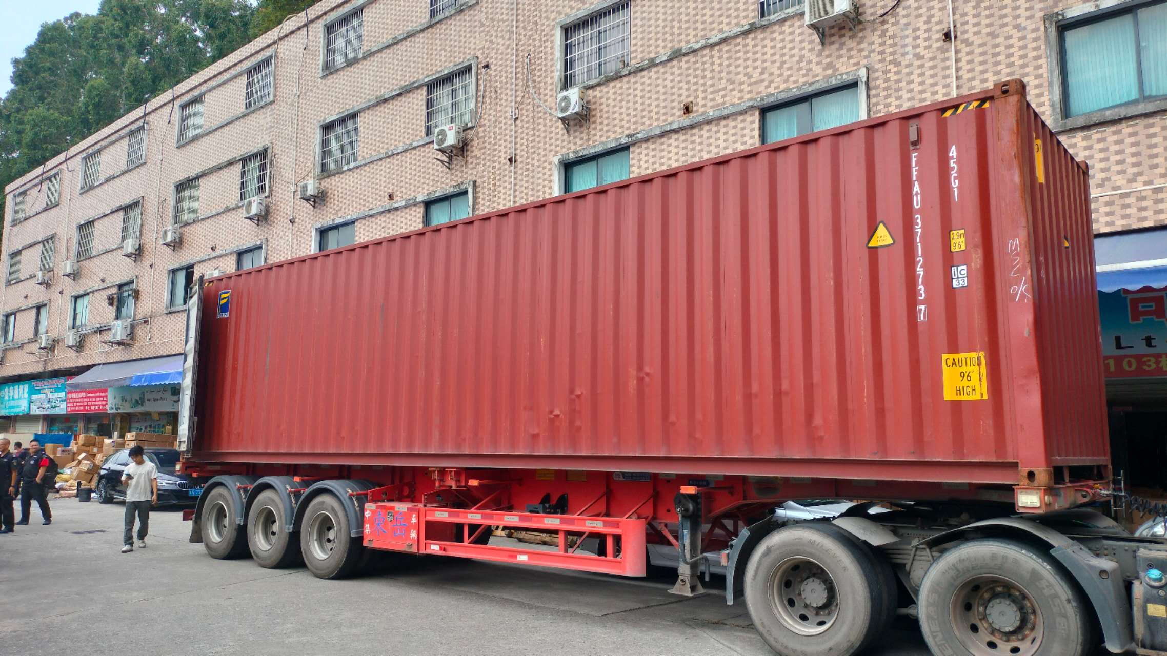 Loading a 40-feet Container of Bus Parts from China to Africa